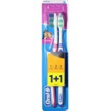 Зубна щітка Oral-B Classic Toothbrush Medium, 2 шт.