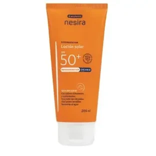Лосьйон для тіла Acofarma Nesira Solar SPF 50+ для засмаги 200 мл
