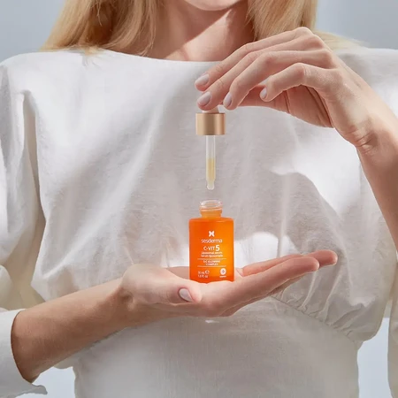Набір Sesderma C-Vit 5, ліпосомальна сироватка для обличчя, 30 мл + сироватка для обличчя, 1,5 мл х 10 ампул: ціни та характеристики