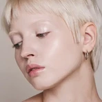 Madara Skin Equal, Soft Glow Foundation SPF15, тональный крем, оттенок Porcelain 10, 30 мл: цены и характеристики