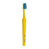 Мягкая зубная щетка TEPE Colour Select для эффективной и бережной чистки. Цвет: желтый