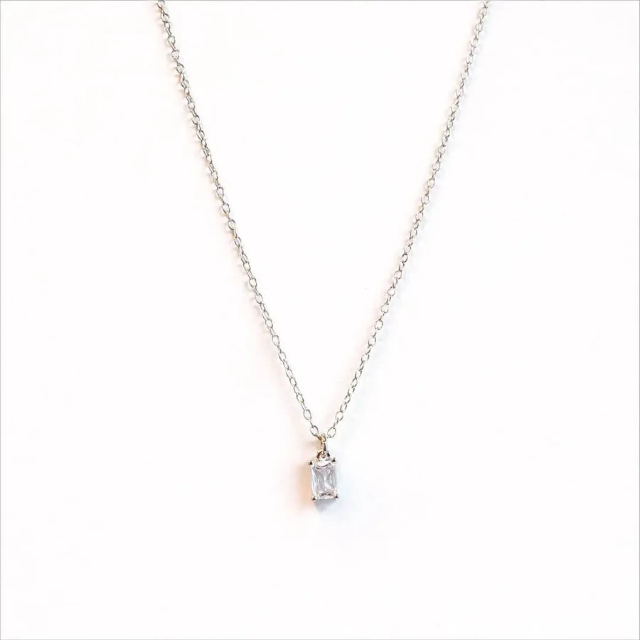 FARMA BIJOUX Гипоаллергенное серебряное колье с прозрачным кристаллом, 38/42 см (BE1SP01): цены и характеристики