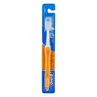 Зубна щітка Oral-B Clean Fresh Strong 40 середня