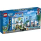 Конструктор LEGO City Полицейская академия 823 деталей