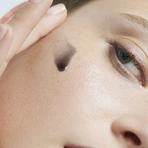 Garnier Pure Активна сироватка проти недосконалостей AHA + BHA Вугілля 30 мл: ціни та характеристики