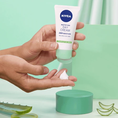 Nivea 24-годинний зволожуючий денний крем для жирної та комбінованої шкіри, 50 мл: ціни та характеристики