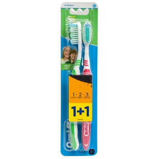 Зубная щетка Oral-B 3 Effect Classic 40 средней жесткости 2 шт