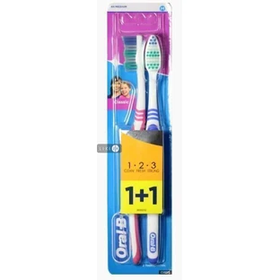 Зубна щітка Oral-B Classic 40 Medium Moyen