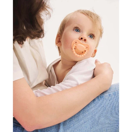 Luu Kids, пустышка, позиционирующая кукла, силикон, Summer Apricot, с 6 месяцев, 1 шт.: цены и характеристики