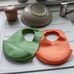 Нагрудник Tommee Tippee, 6м+, зелений або помаранчевий: ціни та характеристики