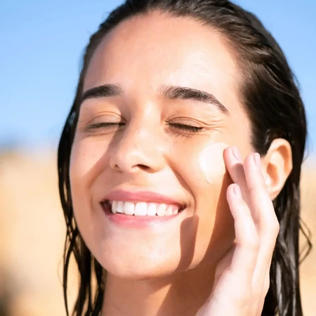 Сонцезахисний крем-пінка для обличчя SVR Sun Secure Blur SPF 50+, 50 мл: ціни та характеристики