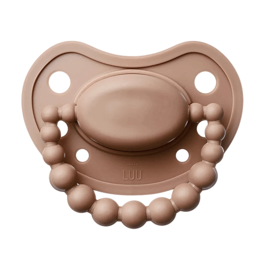 Luu Kids, пустышка, позиционная кукла, силикон, молочный фундук, с 6 месяцев, 1 шт.: цены и характеристики