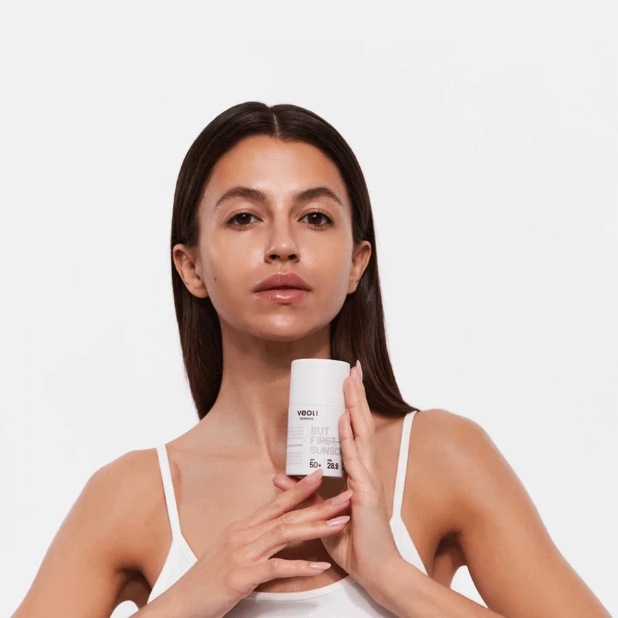 Veoli Botanica But First, Sunscreen, легкий сонцезахисний крем широкого спектру дії зі зволожуючими та заспокійливими властивостями, SPF 50+, 50 мл: ціни та характеристики
