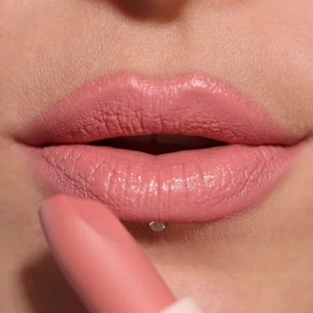 Помада Revolution Lip Allure Soft Satin Lipstick Королева рожевих помад 3.2 г: ціни та характеристики