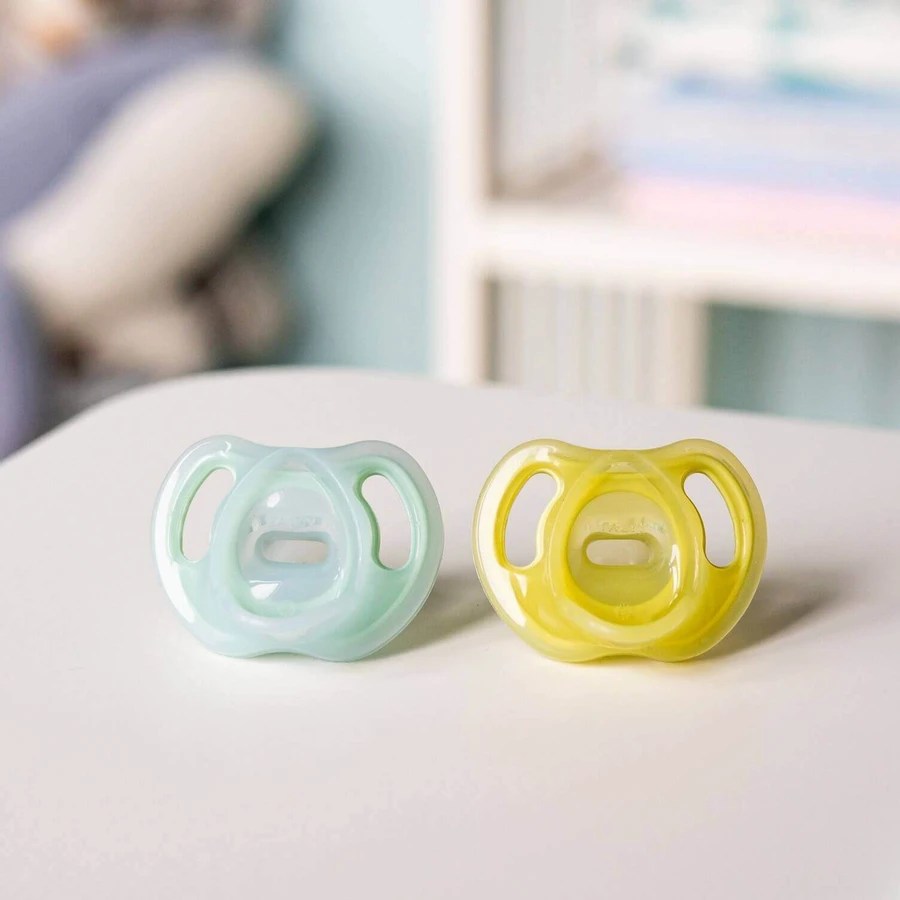 Tommee Tippee CTN Ультралегкая пустышка 6-18м 2 шт: цены и характеристики