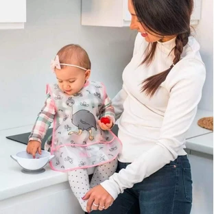 BabyOno Моющийся серый нагрудник 33х40 см 24м+