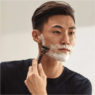 Бритва Gillette Fusion + 11 змінних головок Спеціальна упаковка