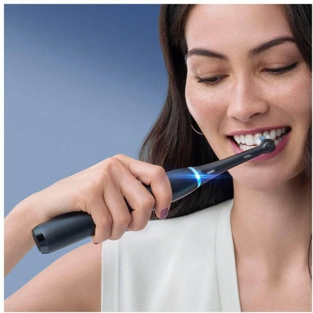 Електрична зубна щітка Oral-B iO Series 8 Black: ціни та характеристики
