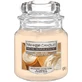 Ароматическая свеча Yankee Candle Vanilla, 1 шт.