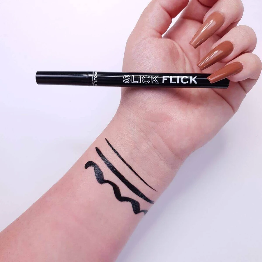 Revolution Relove Slick Flick - Black, oná line 0,7 г: цены и характеристики