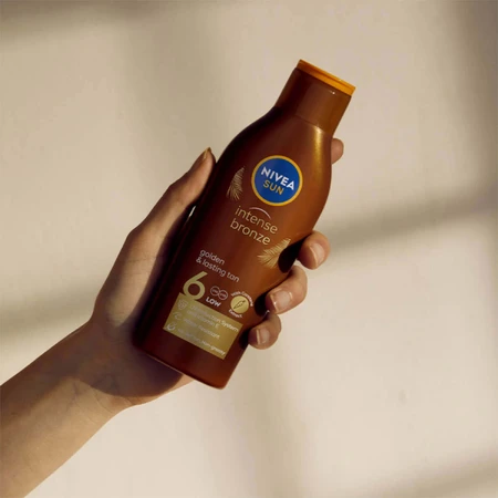 Набір Nivea Sun Luminous 630, освіжаючий сонцезахисний флюїд для обличчя, SPF 50+, 50 мл + лосьйон для засмаги з каротином, SPF 6, 200 мл + сумка-рюкзак безкоштовно: ціни та характеристики