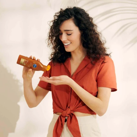 Набір Nivea Sun Luminous 630, освіжаючий сонцезахисний флюїд для обличчя, SPF 50+, 50 мл + лосьйон для засмаги з каротином, SPF 6, 200 мл + сумка-рюкзак безкоштовно: ціни та характеристики