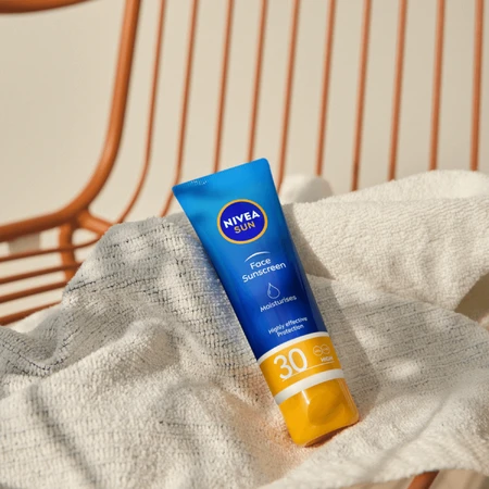 Увлажняющий солнцезащитный крем для лица Nivea с высокой степенью защиты SPF30, 50 мл: цены и характеристики