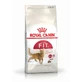 Royal Canin Fit 32 - Сухой корм с птицей для гуляющих на улице котов; 2 кг