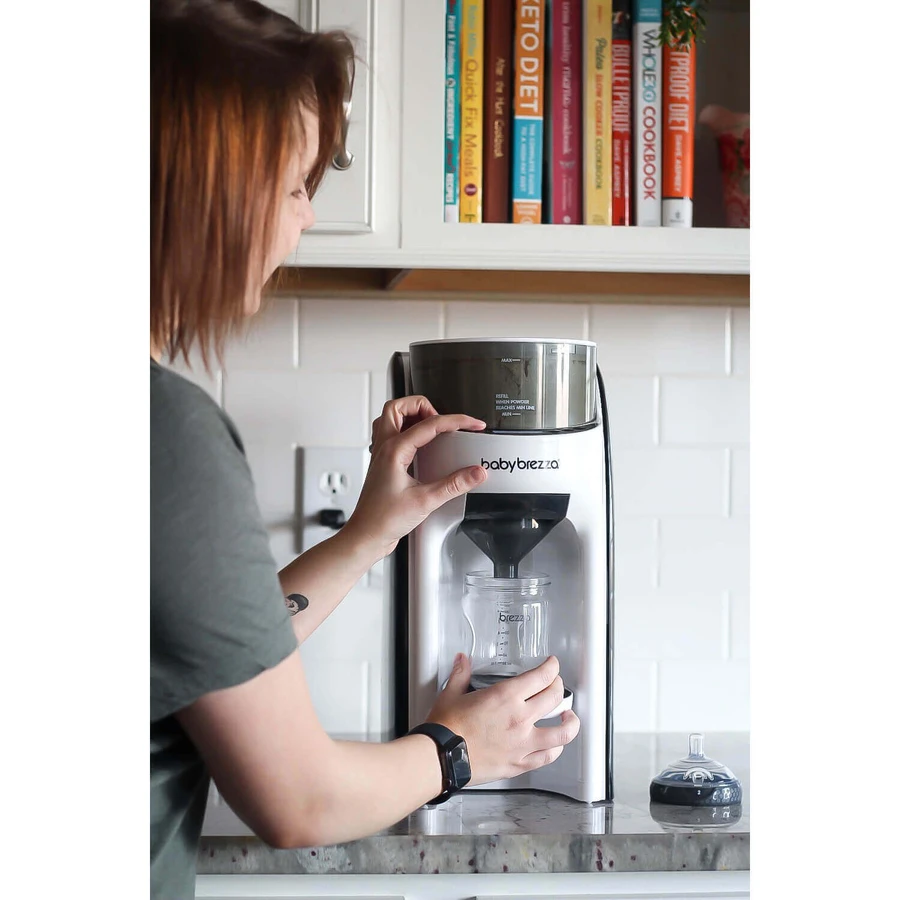 Baby Brezza Formula Pro Advanced, дозатор молока, белый и черный: цены и характеристики