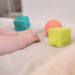 Sophie Giraffe So'pure, набор прорезывателей, цветные шарики и кубики, от 3 месяцев, 4 штуки: цены и характеристики
