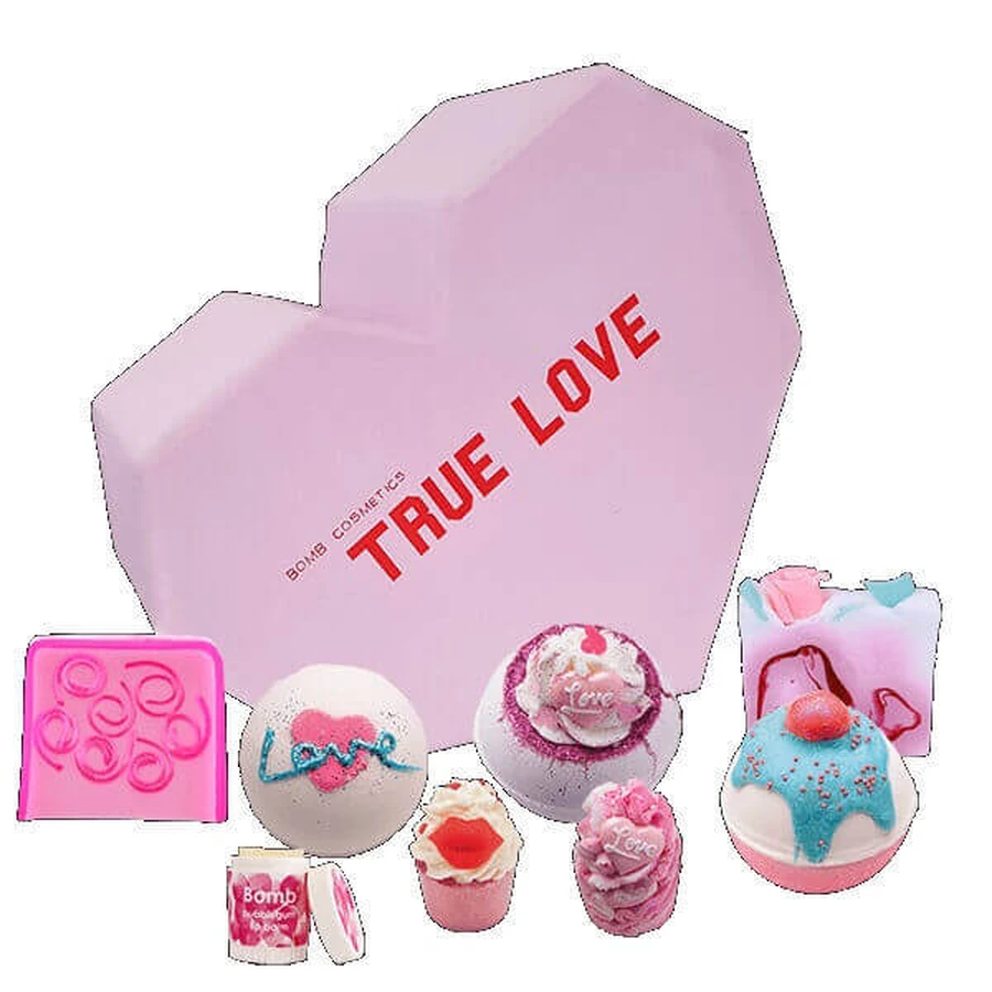 Подарунковий набір Bomb Cosmetics True Love Кулька 3 штуки + Мильниця 2 штуки + Кекс 2 штуки + Бальзам для губ: ціни та характеристики