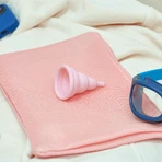 Intimina Lily Cup Компактна, складна менструальна чаша, розмір А, 1 шт.: ціни та характеристики