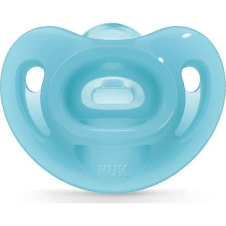Силіконова ортодонтична соска Nuk Sensitive з кришкою світло-блакитного кольору для 0-6 місяців: ціни та характеристики