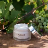 Caudalie Vinoperfect Зволожуючий, відбілюючий нічний крем для обличчя з пантенолом проти пігментації та пігментації 50 мл