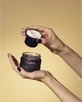 Caudalie Premier Cru La Creme Refill Насыщенный увлажняющий, антивозрастной и тонизирующий крем для лица с гиалуроновой кислотой и керамидами 50 мл