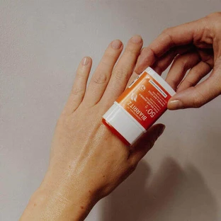 Laboratories de Biarritz Водостойкий солнцезащитный стик для лица и тела SPF50+ 12гр 12мл 12мл