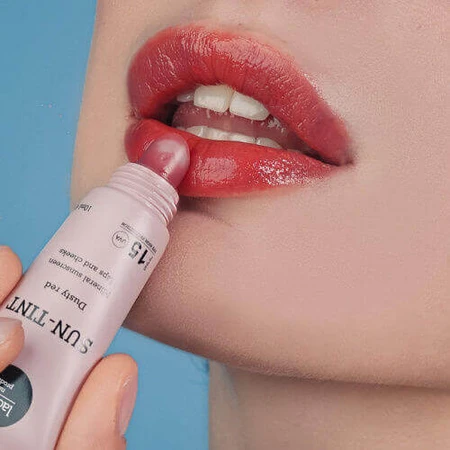 Laouta Natural Products Sun-Tint Mineral Sunscreen Lip Stick SPF15 with Dusty Red 10ml: цены и характеристики