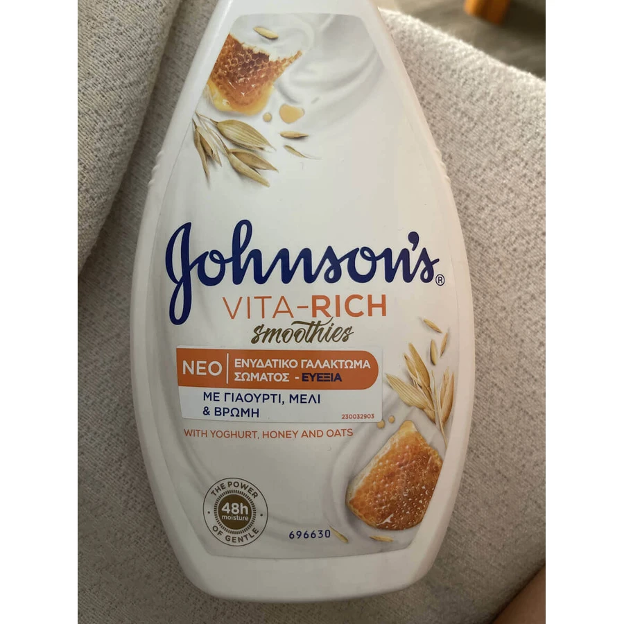 Зволожуючий лосьйон для тіла Johnson & Johnson Smoothies Йогурт, мед та овес для всіх типів шкіри 400мл: ціни та характеристики